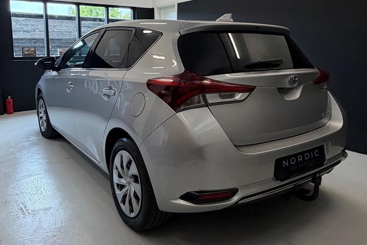 undefined Toyota Auris fra 2016