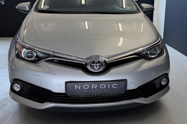 undefined Toyota Auris fra 2016
