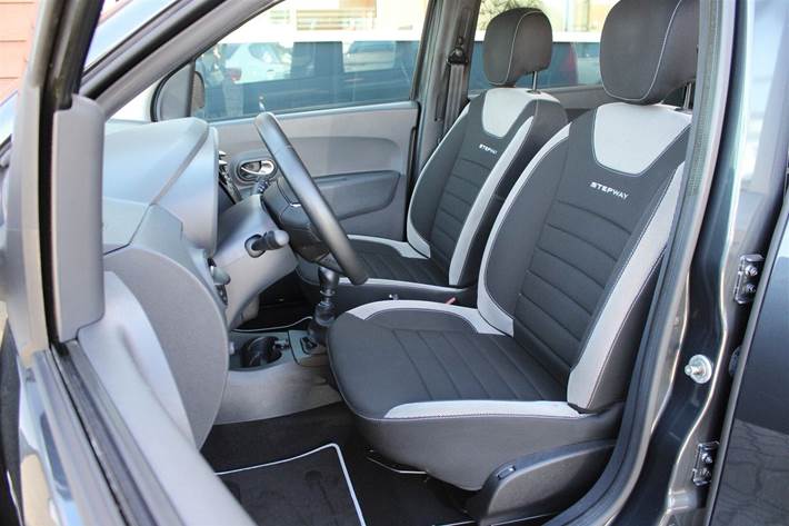 Grå Dacia Lodgy Stepway fra 2020