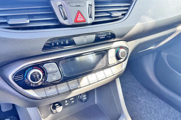 Blå Hyundai i30 fra 2018