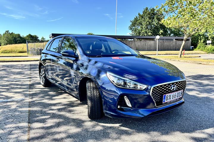 Blå Hyundai i30 fra 2018