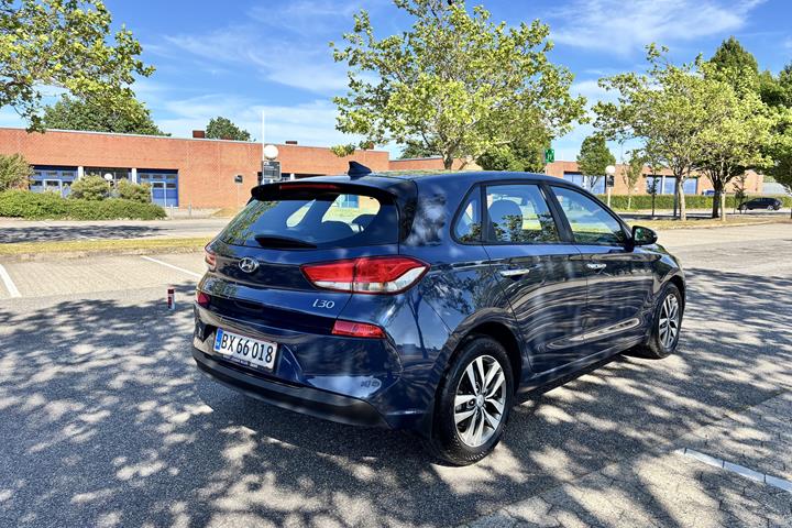 Blå Hyundai i30 fra 2018