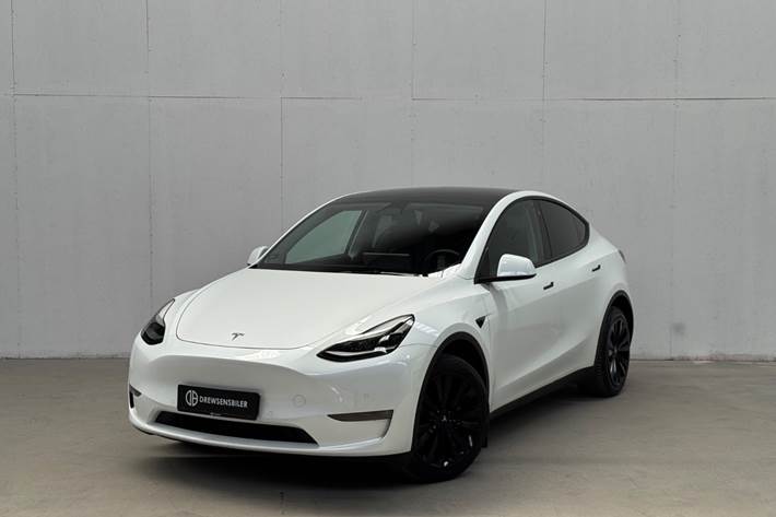 Hvid Tesla Model Y fra 2022