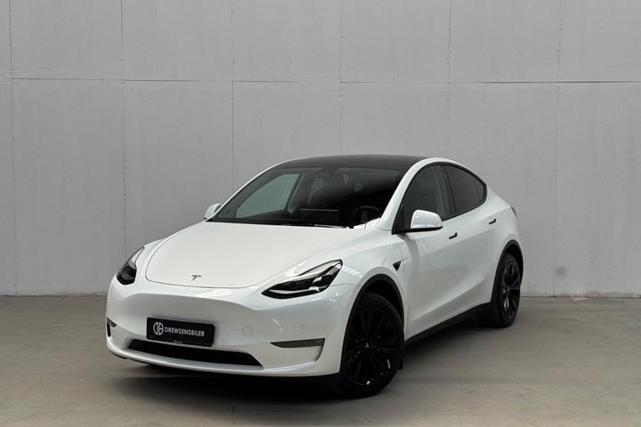 Hvid Tesla Model Y fra 2022