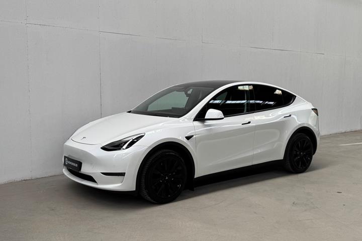Hvid Tesla Model Y fra 2022