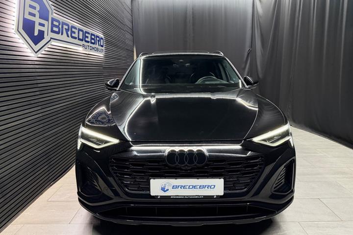 Sort Audi Q8 e-tron fra 2024