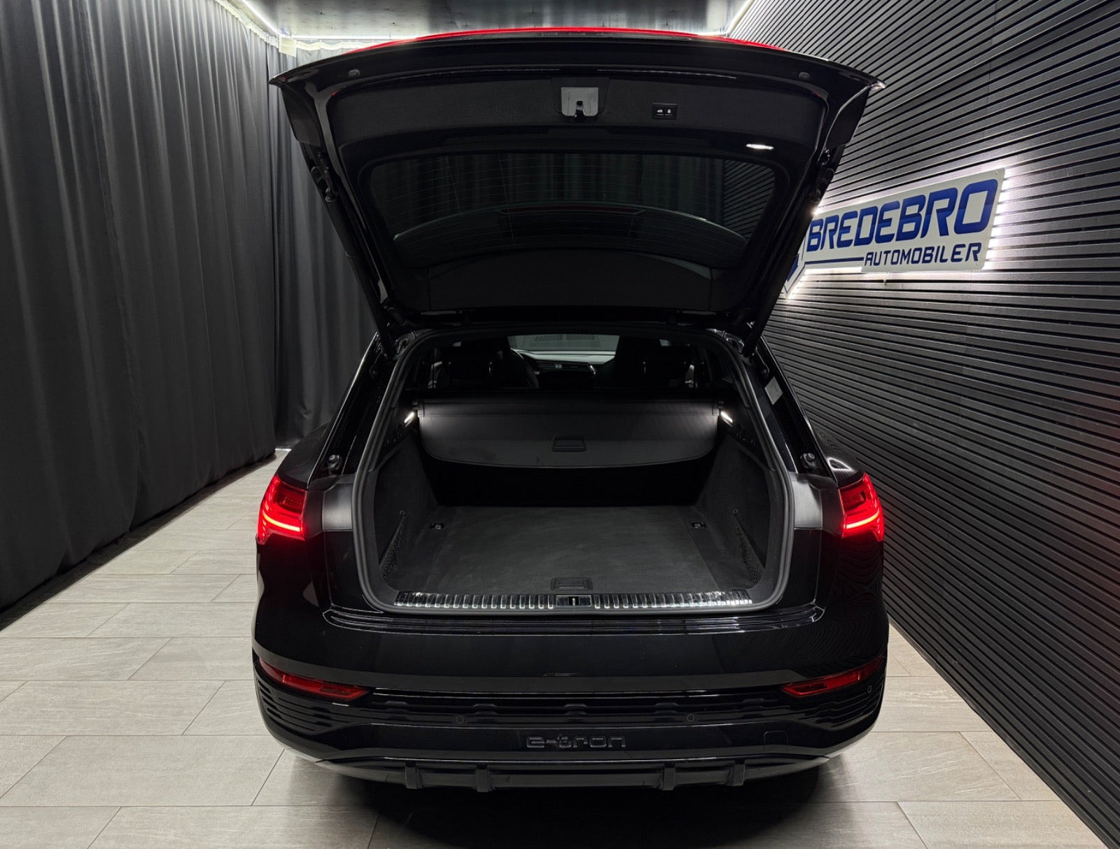 Sort Audi Q8 e-tron fra 2024