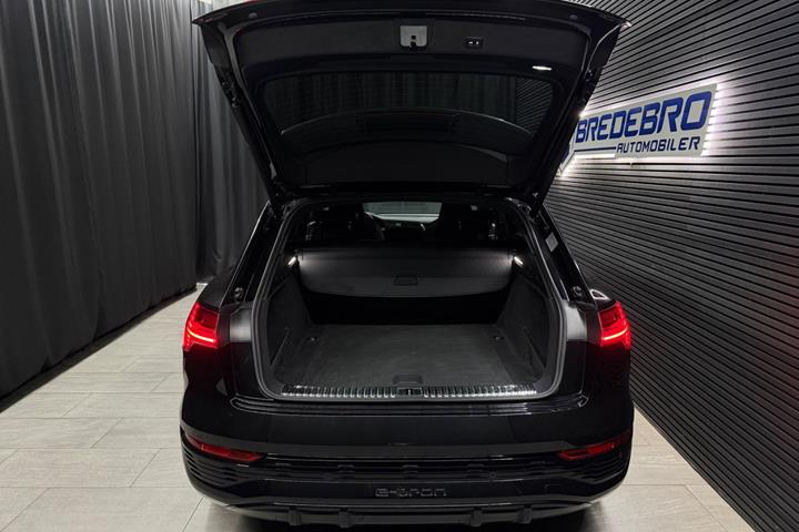 Sort Audi Q8 e-tron fra 2024