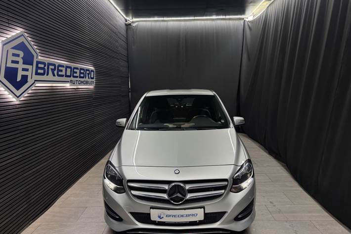 Sølv Mercedes B180 d fra 2016