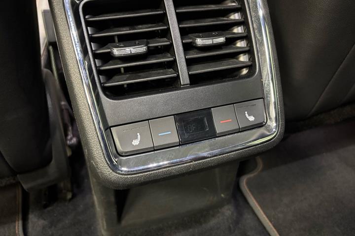 Grå Skoda Enyaq fra 2021
