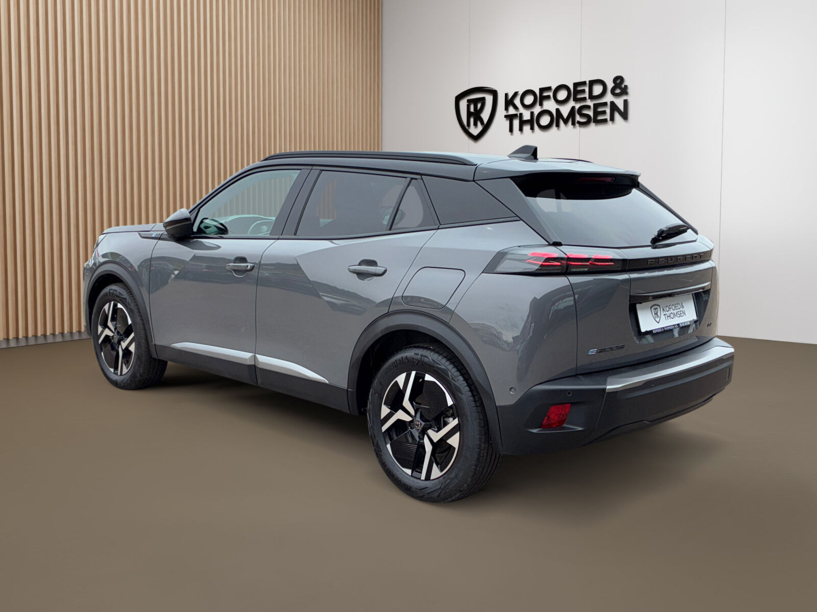 Grå Peugeot e-2008 fra 2025