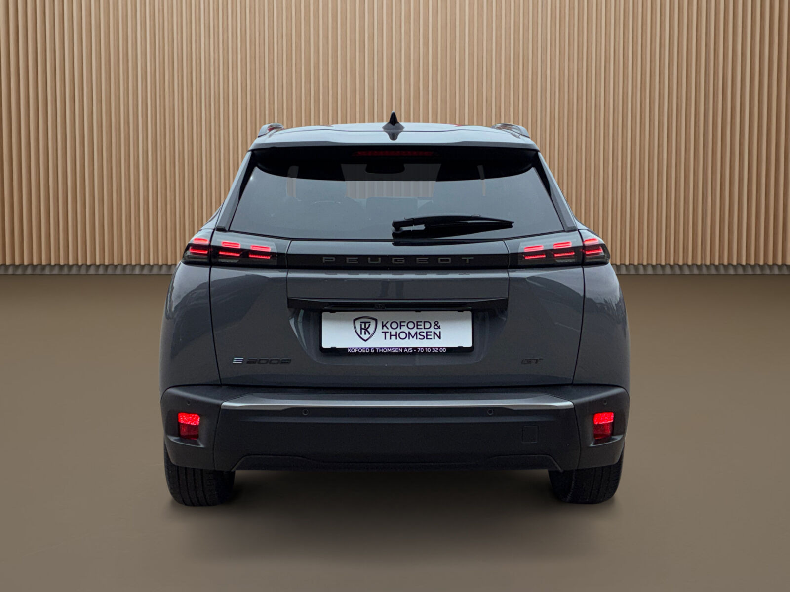 Grå Peugeot e-2008 fra 2025