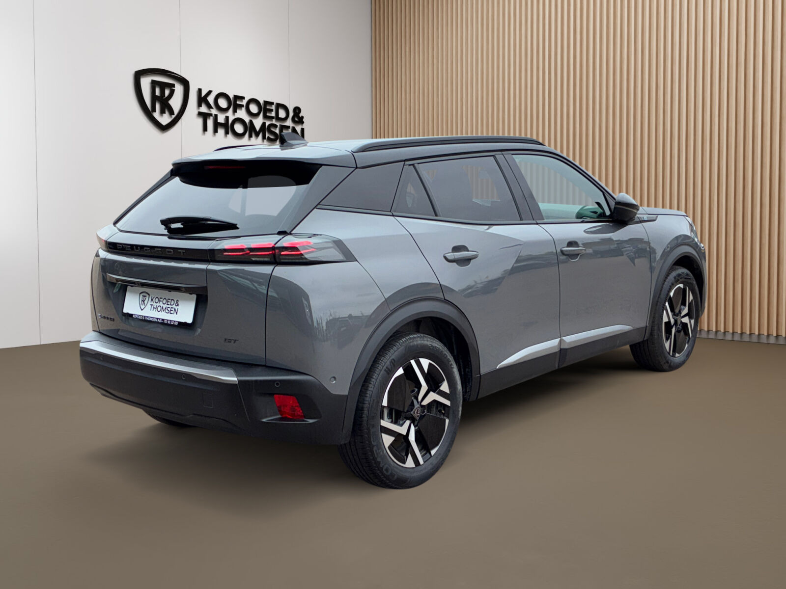 Grå Peugeot e-2008 fra 2025