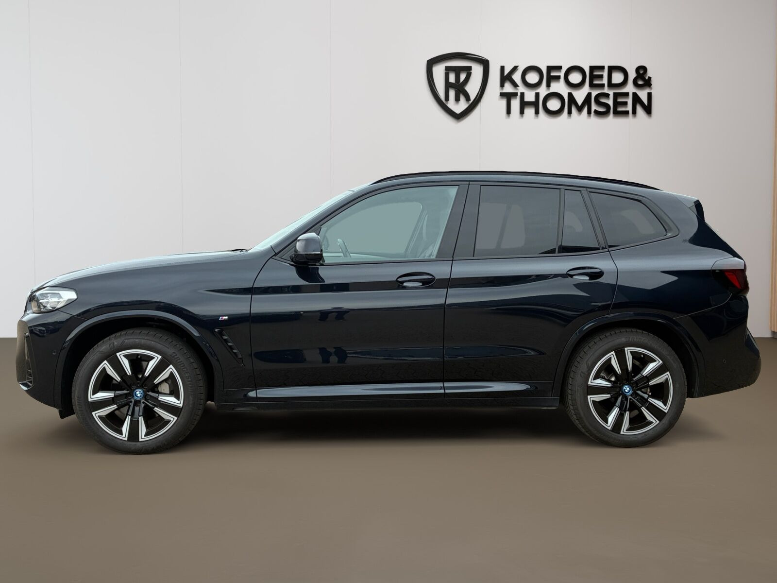 Sort BMW iX3 fra 2024