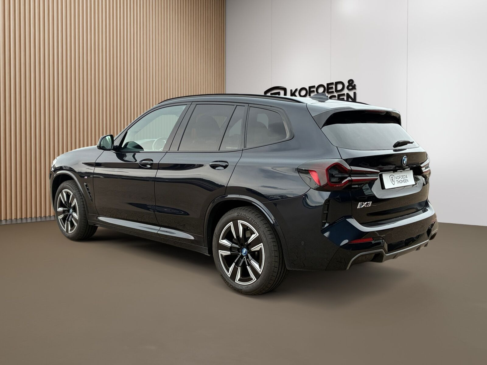 Sort BMW iX3 fra 2024