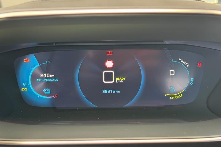 Sort Peugeot e-2008 fra 2021
