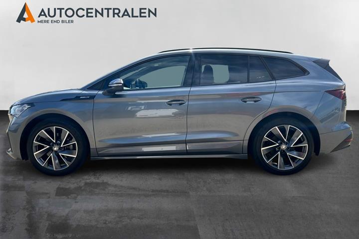 Grå Skoda Enyaq fra 2024