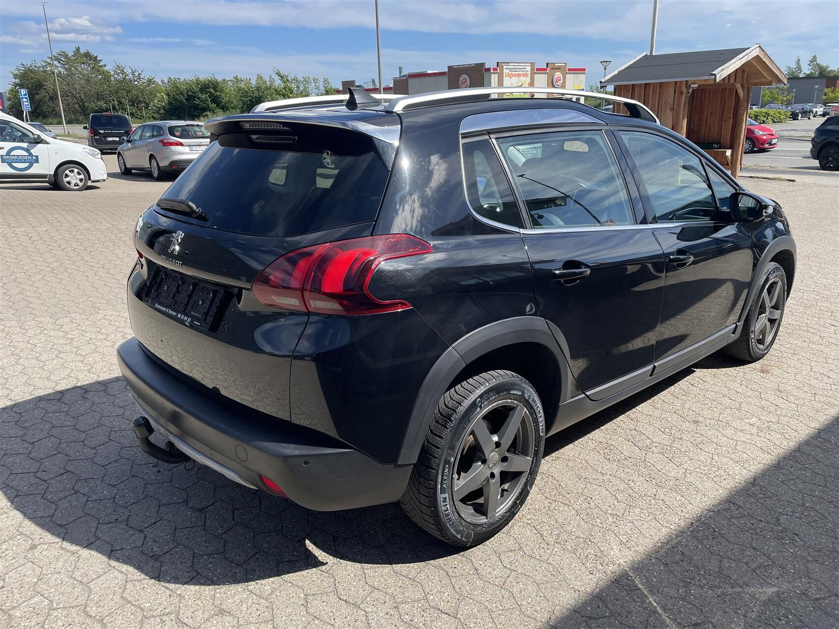 Sort Peugeot 2008 fra 2019