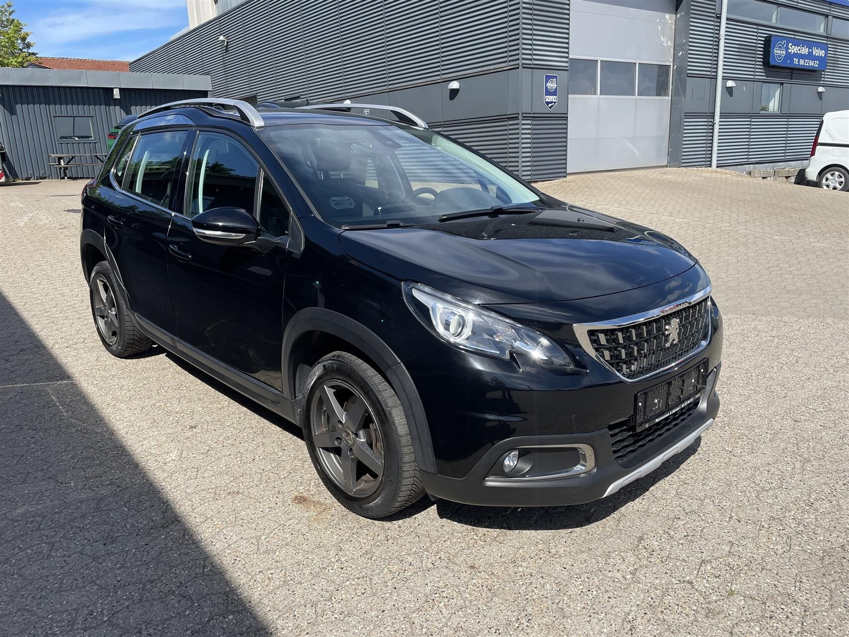 Sort Peugeot 2008 fra 2019