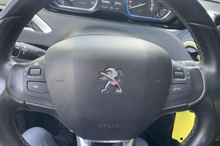 Sort Peugeot 2008 fra 2019