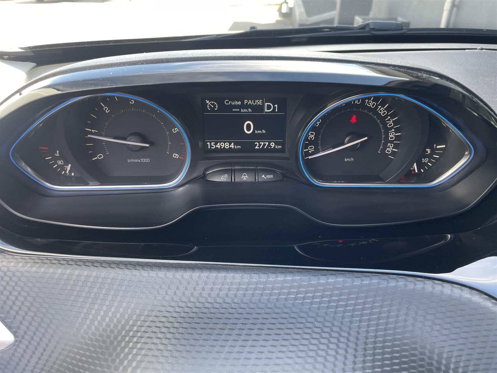 Sort Peugeot 2008 fra 2019