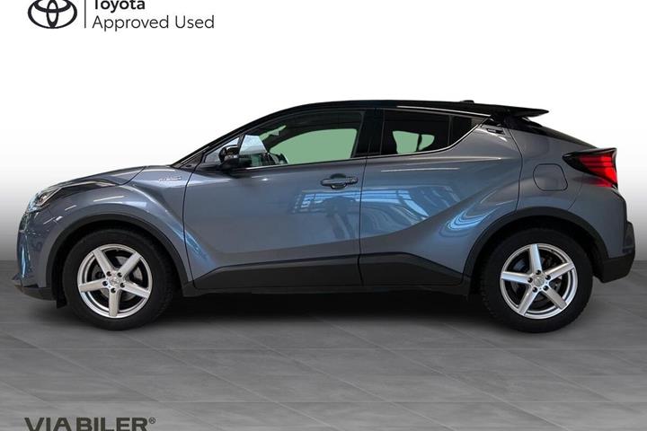 Grå Toyota C-HR fra 2022