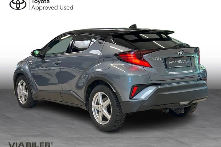 Grå Toyota C-HR fra 2022