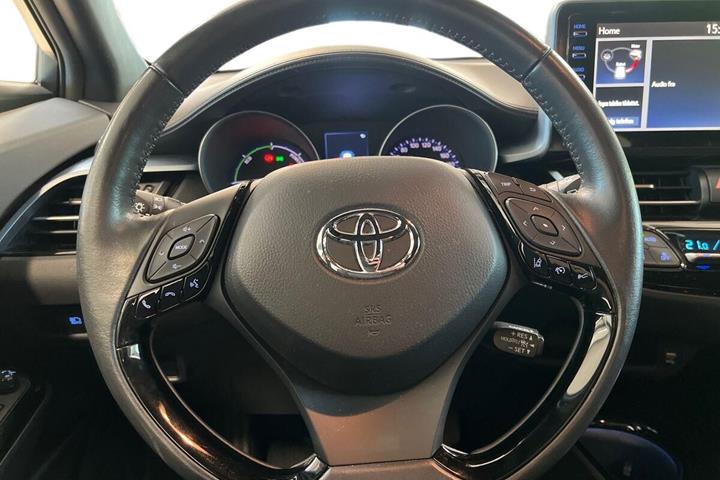 Grå Toyota C-HR fra 2022