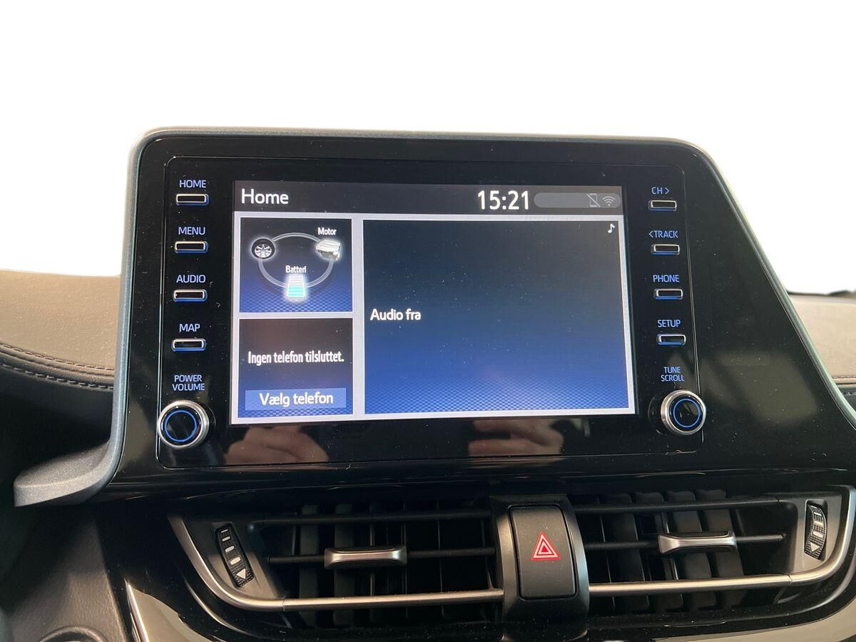 Grå Toyota C-HR fra 2022