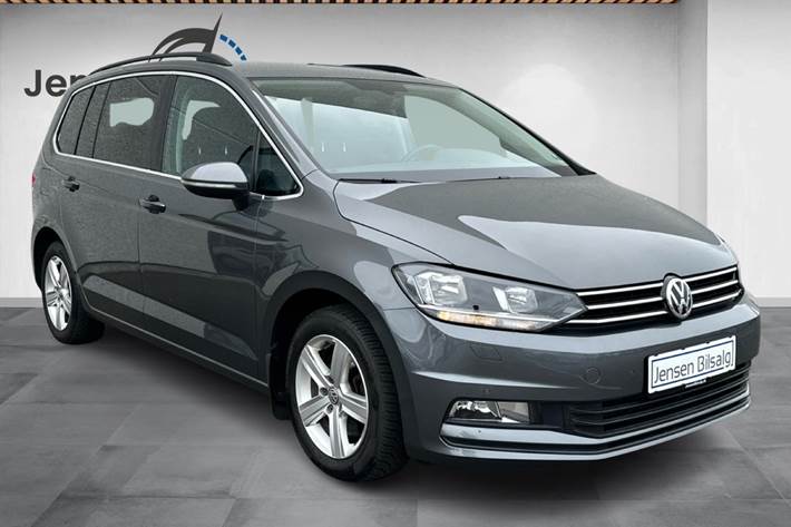 Grå VW Touran fra 2016