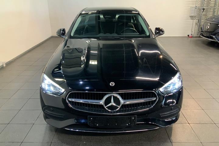Sort Mercedes C300 e fra 2022