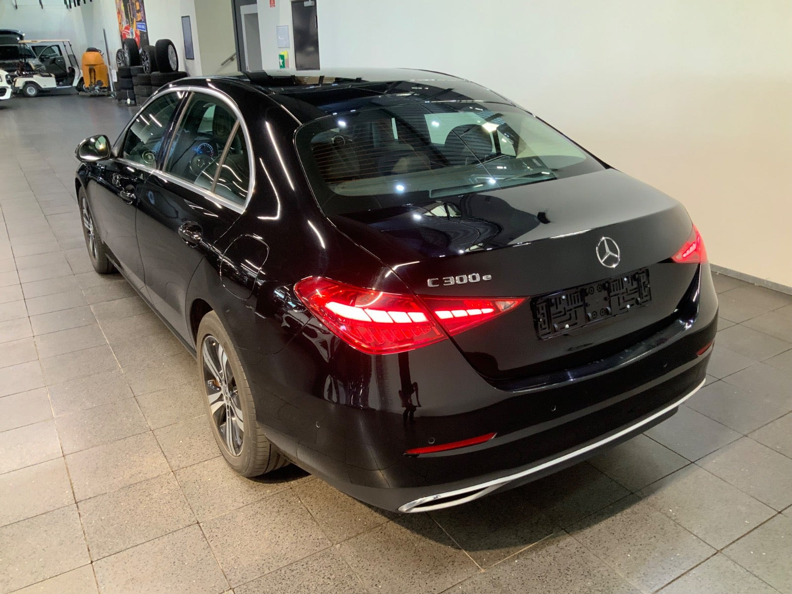 Sort Mercedes C300 e fra 2022
