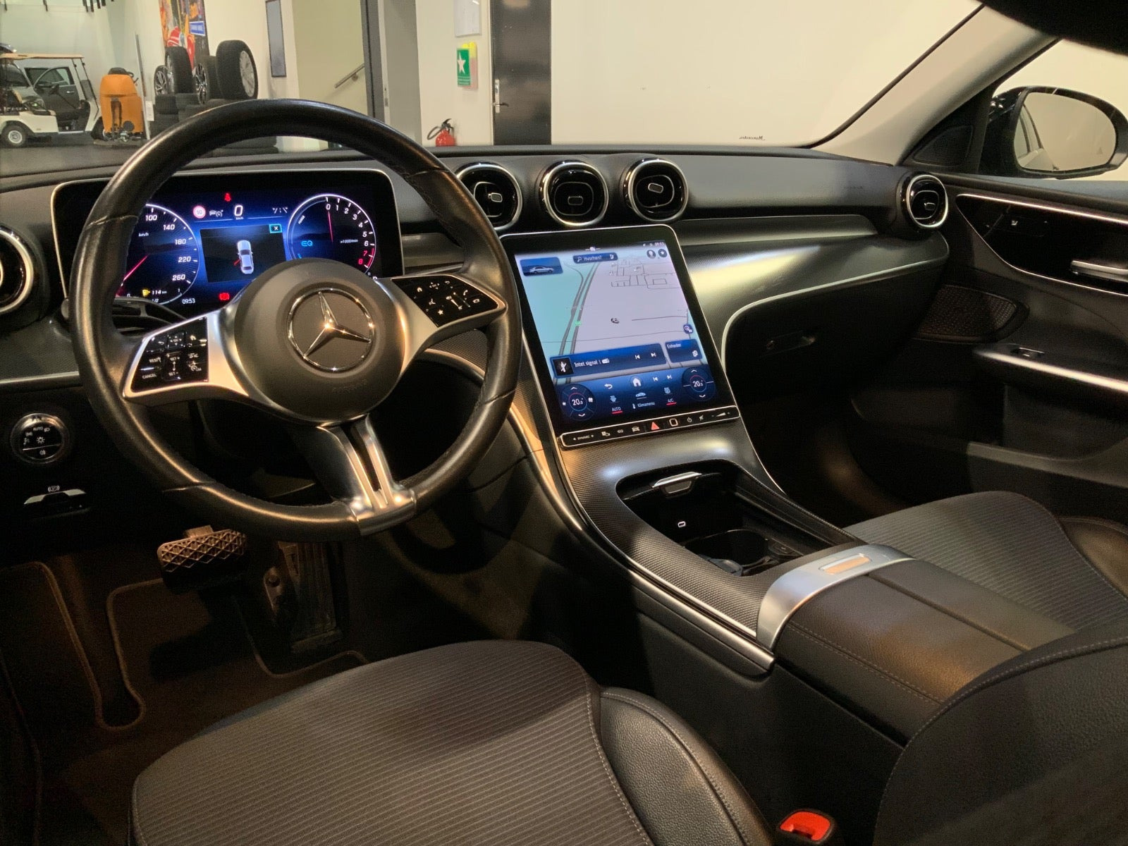 Sort Mercedes C300 e fra 2022