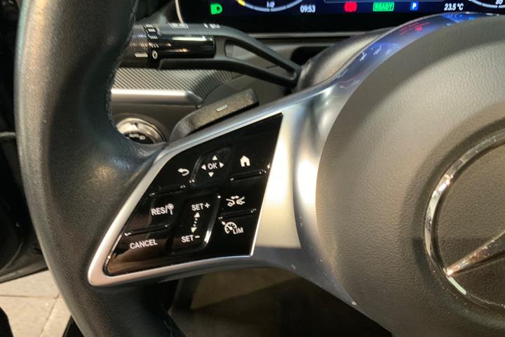 Sort Mercedes C300 e fra 2022