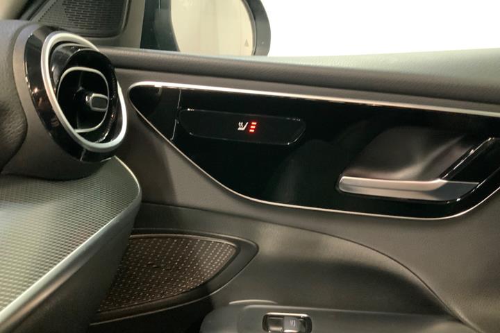 Sort Mercedes C300 e fra 2022