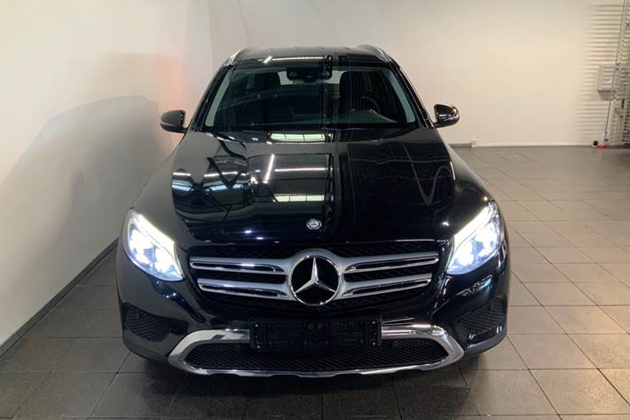 Sort Mercedes GLC220 d fra 2016
