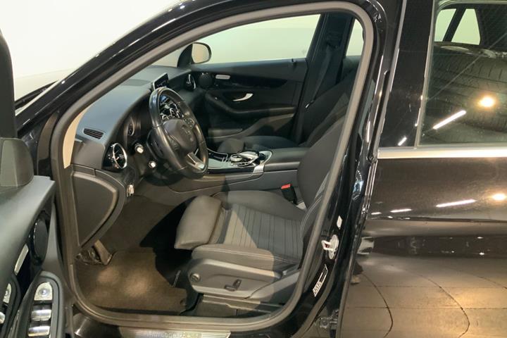 Sort Mercedes GLC220 d fra 2016