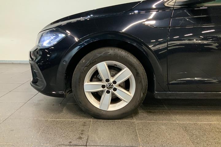 Sort VW Polo fra 2022