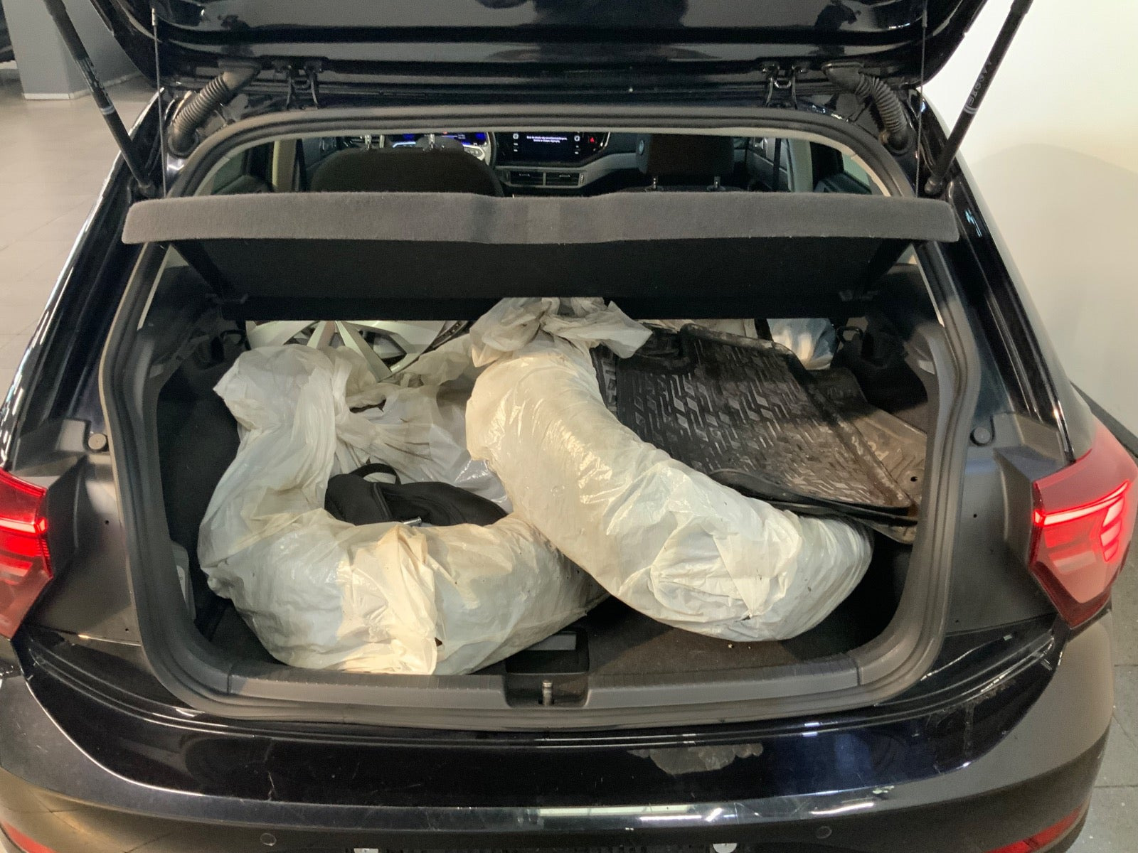 Sort VW Polo fra 2022