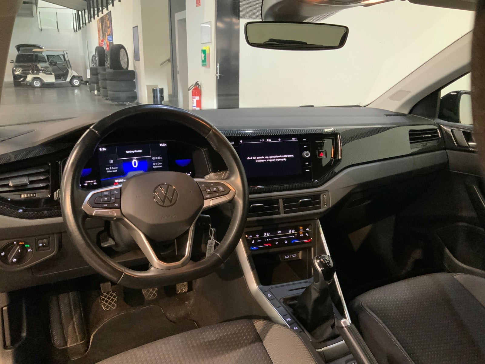 Sort VW Polo fra 2022