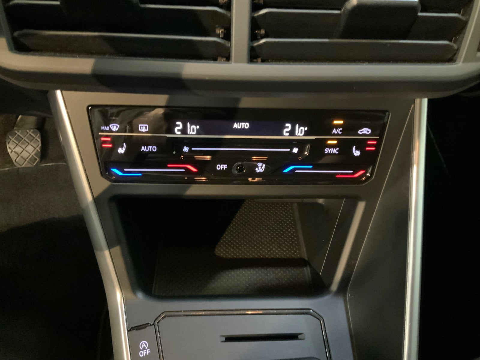 Sort VW Polo fra 2022