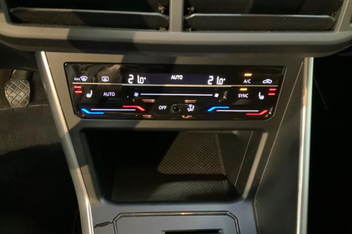Sort VW Polo fra 2022