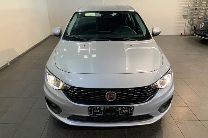 Sølv Fiat Tipo fra 2018