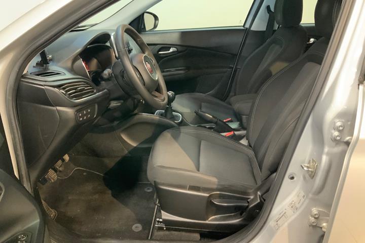 Sølv Fiat Tipo fra 2018