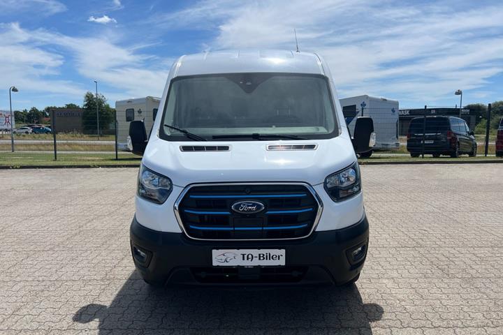 Hvid Ford E-Transit 390 L2 Van fra 2022 set udefra