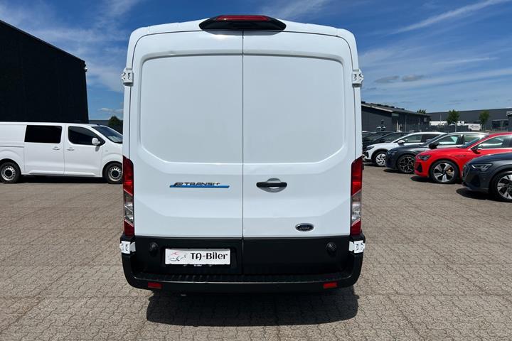 Hvid Ford E-Transit 390 L2 Van fra 2022 set udefra
