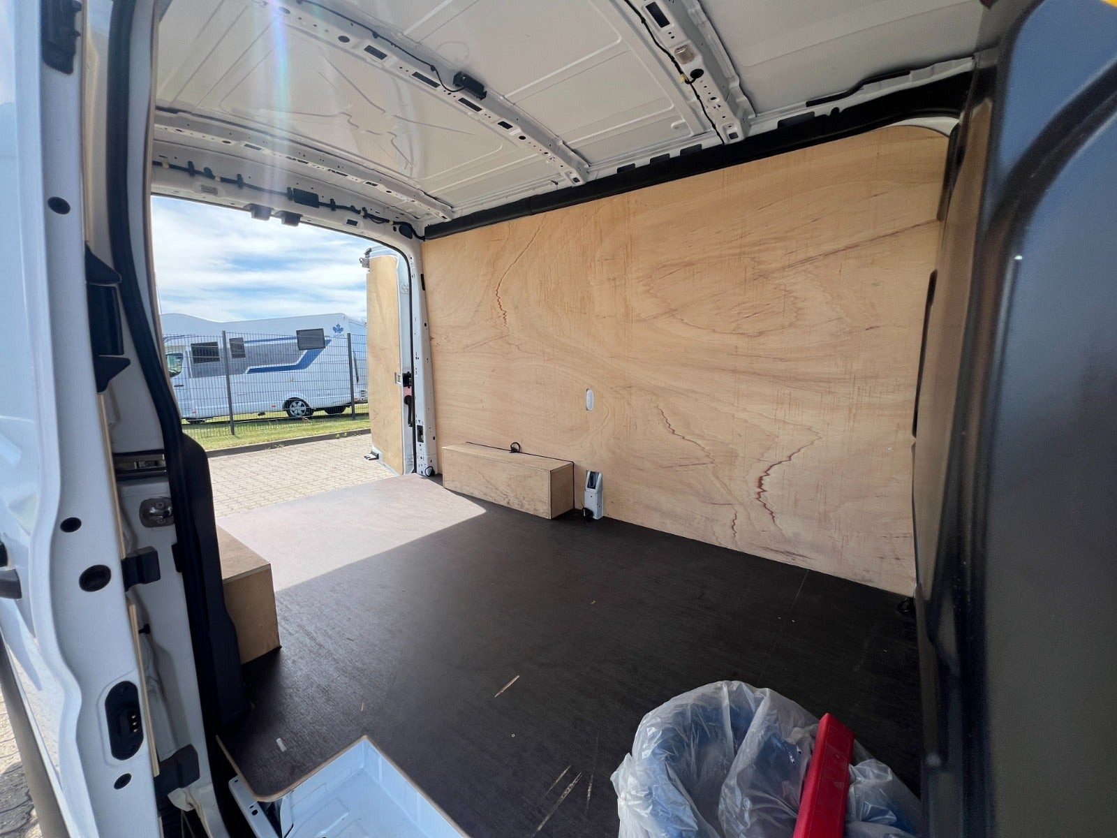 Hvid Ford E-Transit 390 L2 Van fra 2022