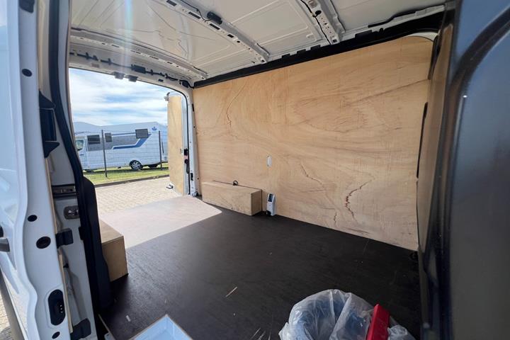 Hvid Ford E-Transit 390 L2 Van fra 2022