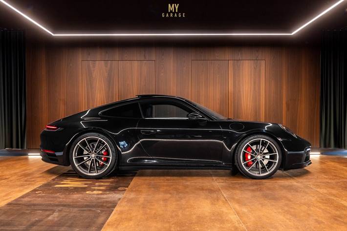 Sort Porsche 911 Carrera 4S fra 2022