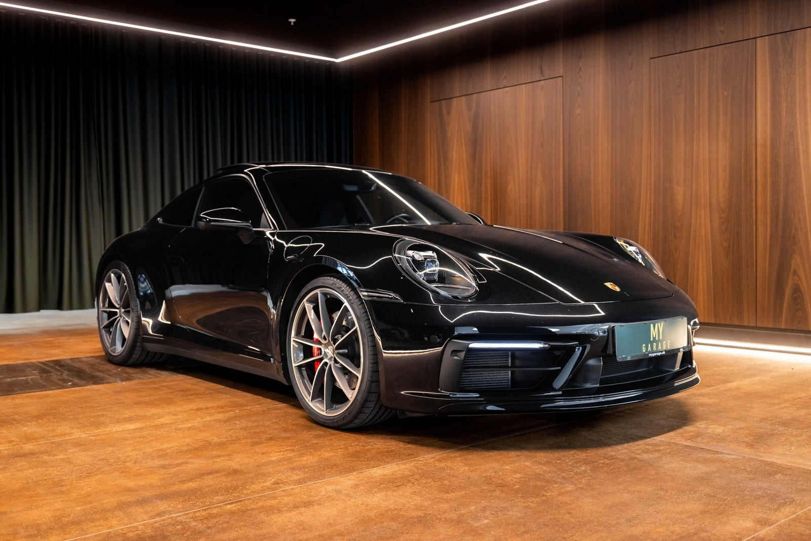 Sort Porsche 911 Carrera 4S fra 2022